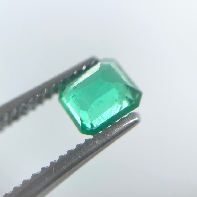 ⭐︎エメラルド⭐︎ ルース　2ピースセット　合計約0.83ct エンタメ/ホビーのコレクション(その他)の商品写真