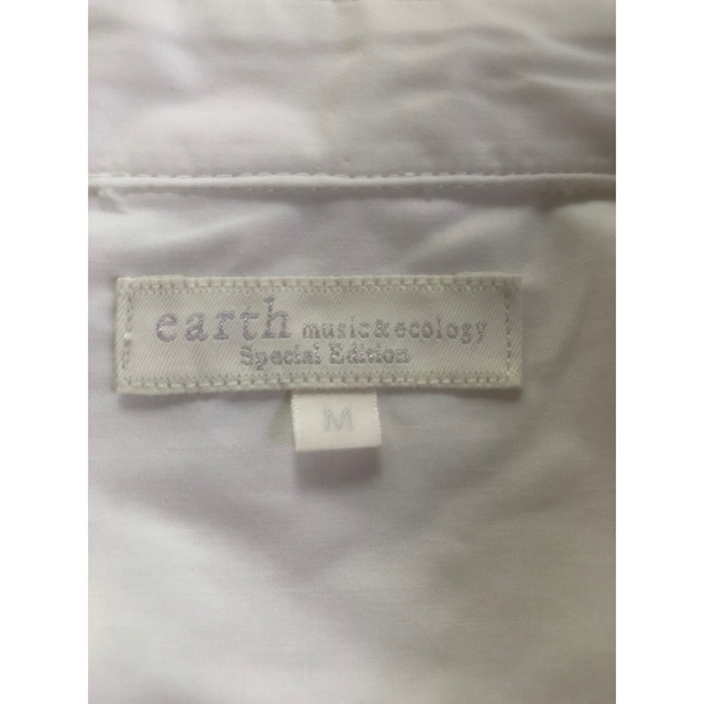 earth music & ecology(アースミュージックアンドエコロジー)のearthmusic&ecology シャツ　M レディースのトップス(シャツ/ブラウス(長袖/七分))の商品写真
