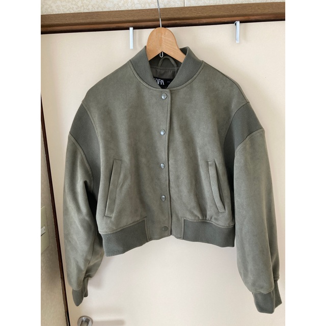 ZARA(ザラ)の【美品】ZARA ボンバージャケット ma-1 カーキ  レディースのジャケット/アウター(ブルゾン)の商品写真