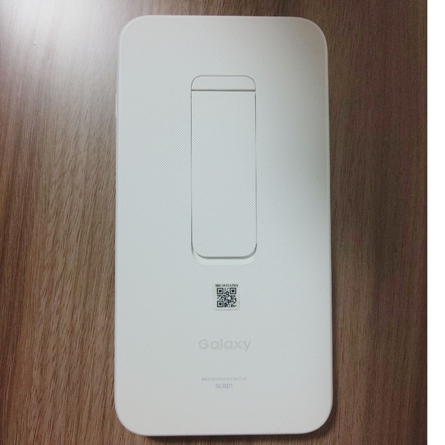 SAMSUNG(サムスン)のGalaxy 5G Mobile Wi-Fi SCR01SWU スマホ/家電/カメラのスマートフォン/携帯電話(その他)の商品写真