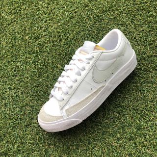 ナイキ(NIKE)の美品22.5 NIKE BLAZER LOW '77 ナイキ ブレザーHT450(スニーカー)