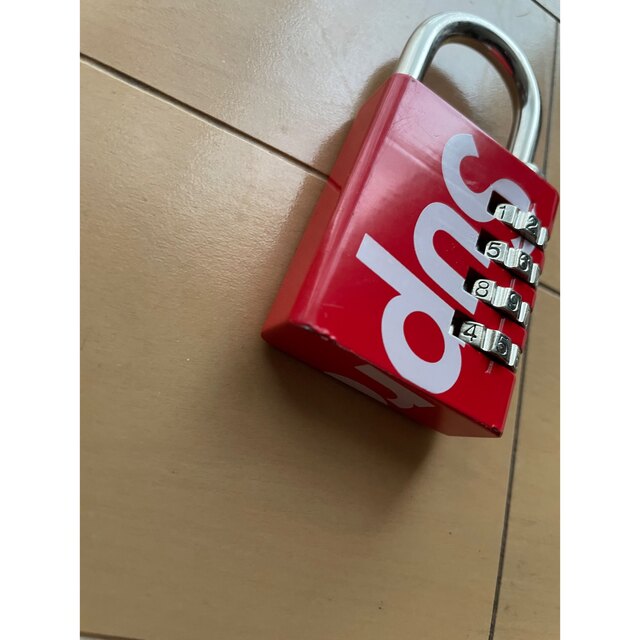 Supreme(シュプリーム)のSupreme 19ss master lock red  メンズのファッション小物(その他)の商品写真