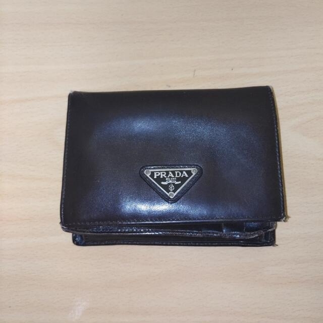 PRADA(プラダ)のPRADA　レディース　二つ折り財布　焦茶 レディースのファッション小物(財布)の商品写真