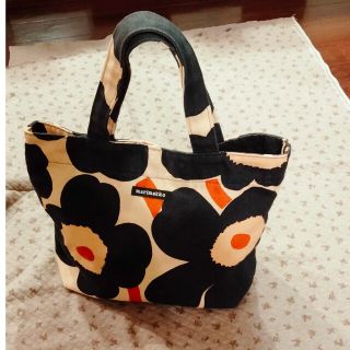 マリメッコ(marimekko)の【marimekko】マリメッコ　トートバッグ　ウニッコ(バッグ)