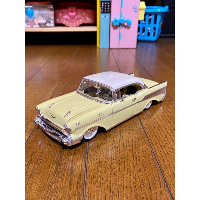 1957 シボレー　ベルエア エンタメ/ホビーのおもちゃ/ぬいぐるみ(ミニカー)の商品写真
