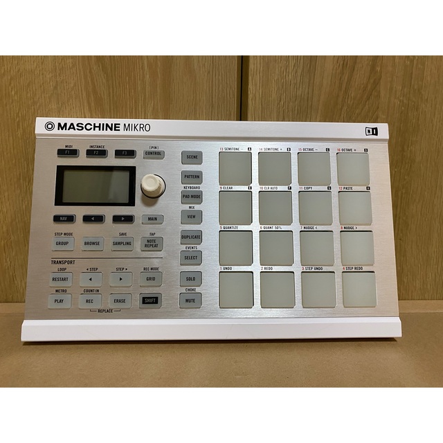 NATIVE INSTRUMENTS　MASCHINE MIKRO MK2 楽器のDTM/DAW(MIDIコントローラー)の商品写真