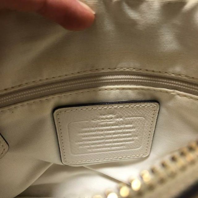 COACH(コーチ)のコーチ シグネチャー ハンドバッグ　F36718　ホワイト レディースのバッグ(ハンドバッグ)の商品写真