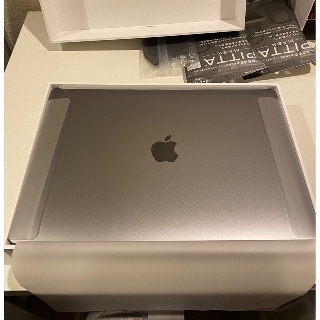 MacBookAir 13インチ M1チップモデル　8GB/512GB