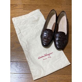 サルヴァトーレフェラガモ(Salvatore Ferragamo)のサルヴァトーレ フェラガモ 型押し ローファー(ローファー/革靴)