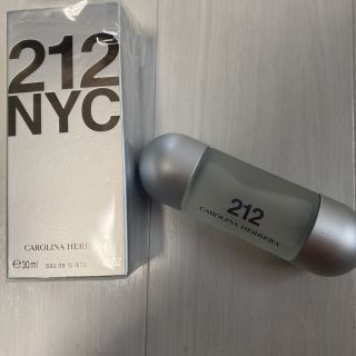 キャロライナヘレラ 212 オーデトワレ スプレータイプ 30ml(香水(女性用))