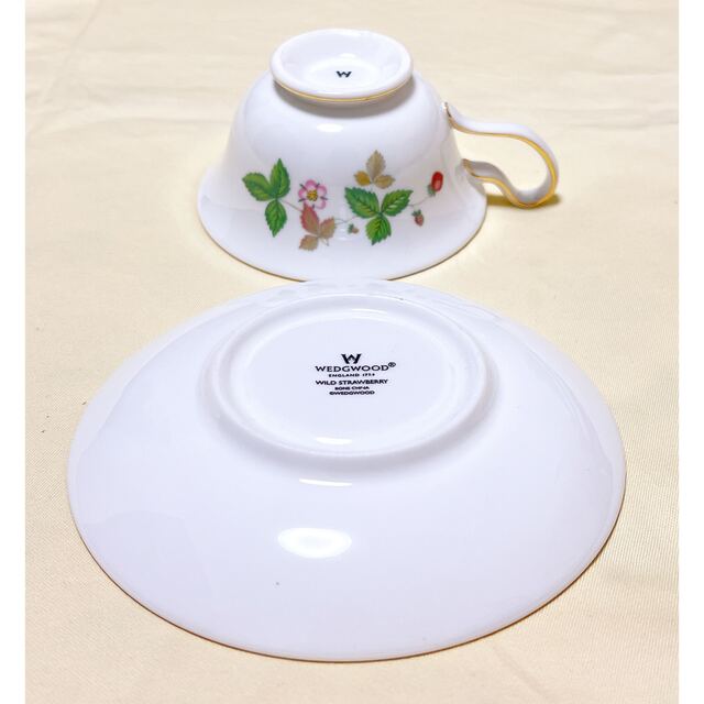 英国製　Wedgwoodウェッジウッド　ワイルド ストロベリー　カップ&ソーサ 4