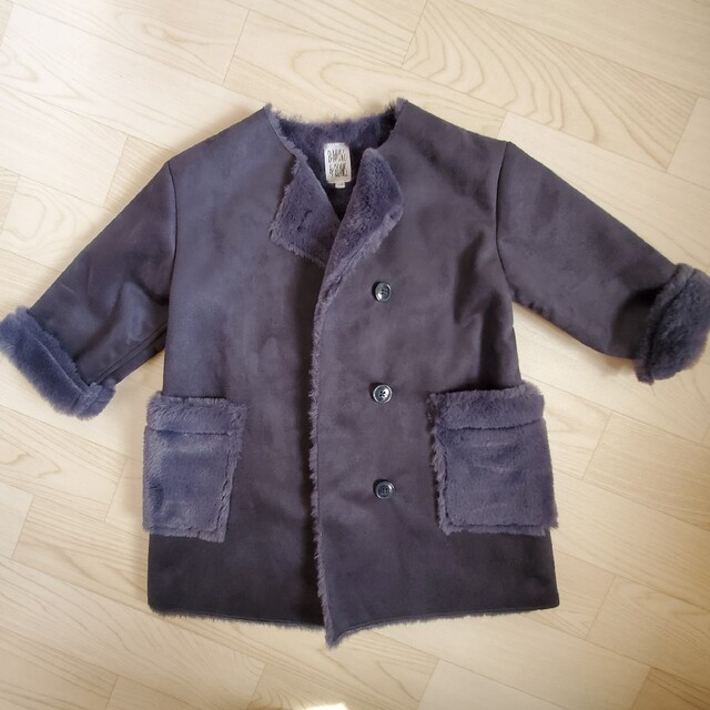 BEAMS(ビームス)のB:MING by BEAMS ノーカラーフェイクムートンコート【サイズ100】 キッズ/ベビー/マタニティのキッズ服男の子用(90cm~)(コート)の商品写真