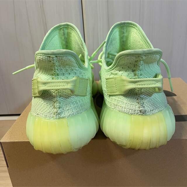 adidas(アディダス)のYEEZY BOOST 350 V2 GLOW IN THE DARK メンズの靴/シューズ(スニーカー)の商品写真