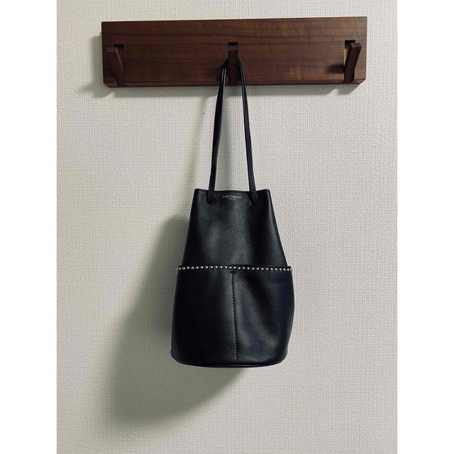 J&M DAVIDSON ミニデイジー ウィズスタッズ 黒 話題の行列 dinuoma.com.ua
