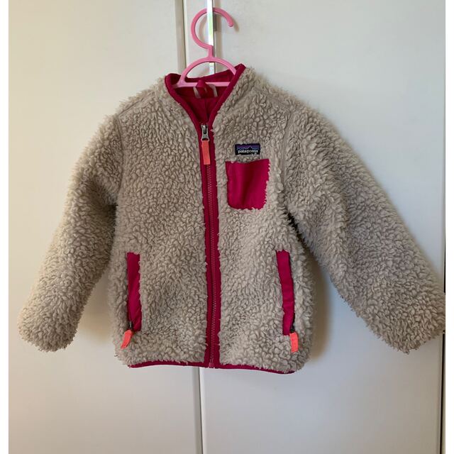 patagonia(パタゴニア)のパタゴニア  レトロX 4T ピンク キッズ/ベビー/マタニティのキッズ服女の子用(90cm~)(ジャケット/上着)の商品写真