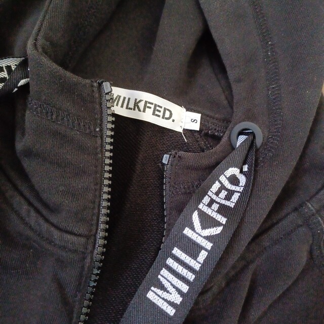 MILKFED.(ミルクフェド)のミルクフェド☆ロゴ 紐 ハーフジップ パーカー レディースのトップス(トレーナー/スウェット)の商品写真