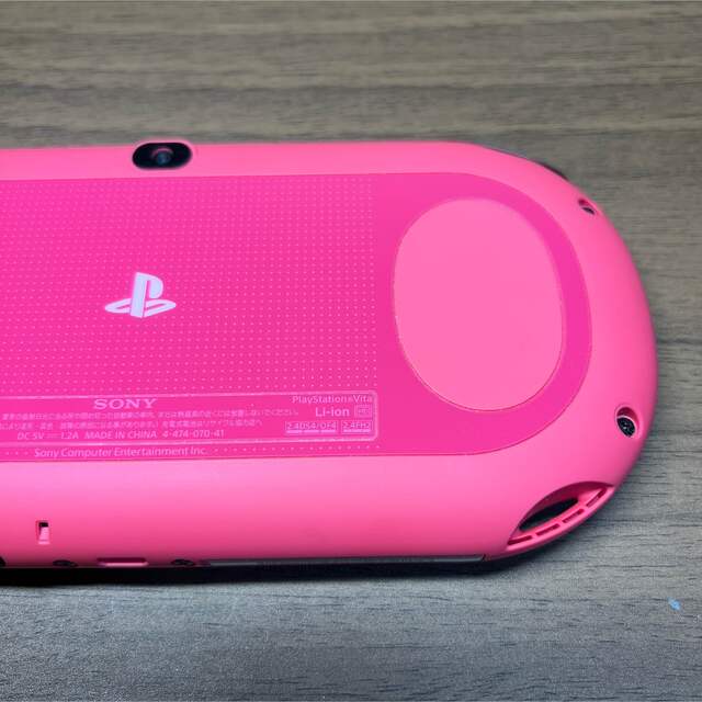 PlayStation Vita(プレイステーションヴィータ)の★本体傷少★ SONY PlayStationVITA 本体  ピンク/ブラック エンタメ/ホビーのゲームソフト/ゲーム機本体(携帯用ゲーム機本体)の商品写真