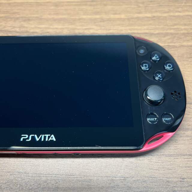 PlayStation Vita(プレイステーションヴィータ)の★本体傷少★ SONY PlayStationVITA 本体  ピンク/ブラック エンタメ/ホビーのゲームソフト/ゲーム機本体(携帯用ゲーム機本体)の商品写真