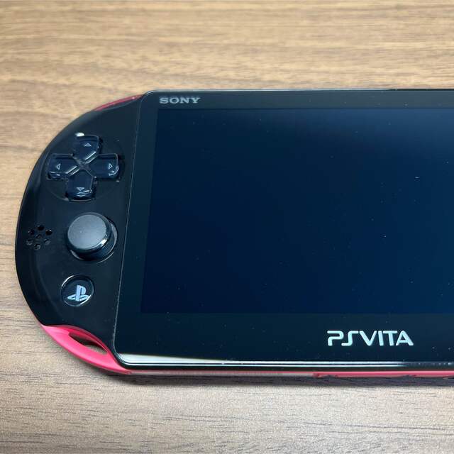 PlayStation Vita(プレイステーションヴィータ)の★本体傷少★ SONY PlayStationVITA 本体  ピンク/ブラック エンタメ/ホビーのゲームソフト/ゲーム機本体(携帯用ゲーム機本体)の商品写真