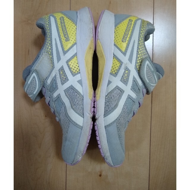 asics(アシックス)のasics  スニーカー　22cm キッズ/ベビー/マタニティのキッズ靴/シューズ(15cm~)(スニーカー)の商品写真