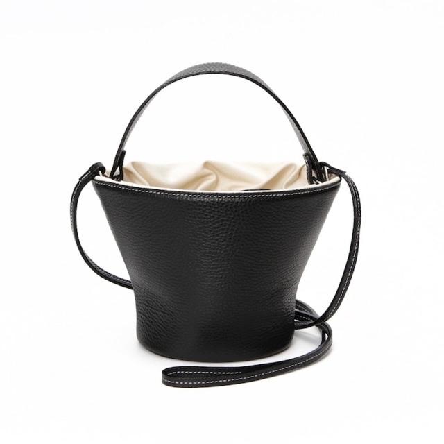 【新品タグ付】AYAKOバッグ　ブラックPottery Bag/Black レディースのバッグ(ショルダーバッグ)の商品写真