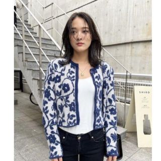 ザラ(ZARA)のzara フラワージャガーニットカーディガン(カーディガン)