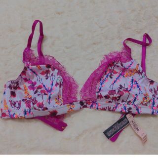 可愛い✿花柄Push Upブラジャーセット VS PINK 新品未使用