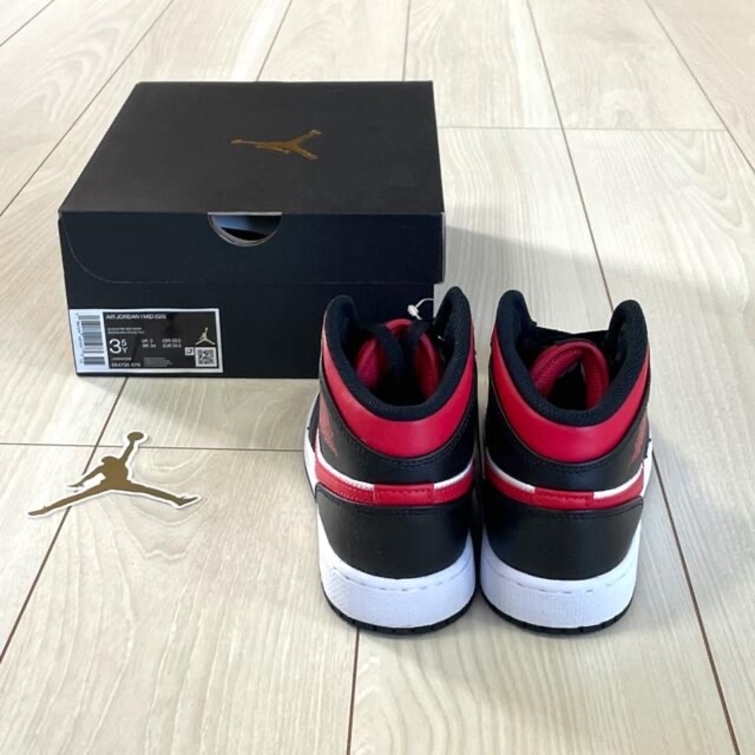 NIKE(ナイキ)のAIR JORDAN 1 MID (GS) 22.5cm キッズ/ベビー/マタニティのキッズ靴/シューズ(15cm~)(スニーカー)の商品写真