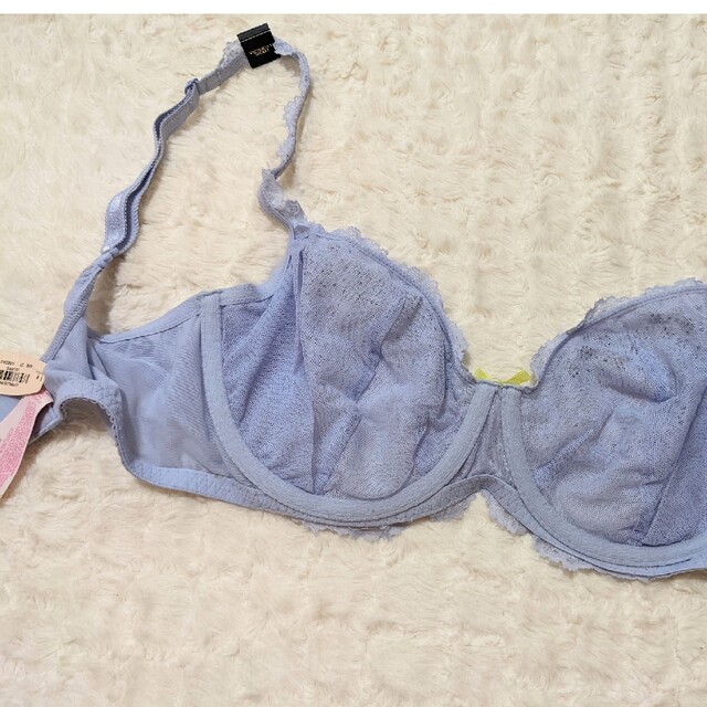 Victoria's Secret(ヴィクトリアズシークレット)のセクシーブラ　32DDD ヴィクトリアシークレット レディースの下着/アンダーウェア(ブラ)の商品写真