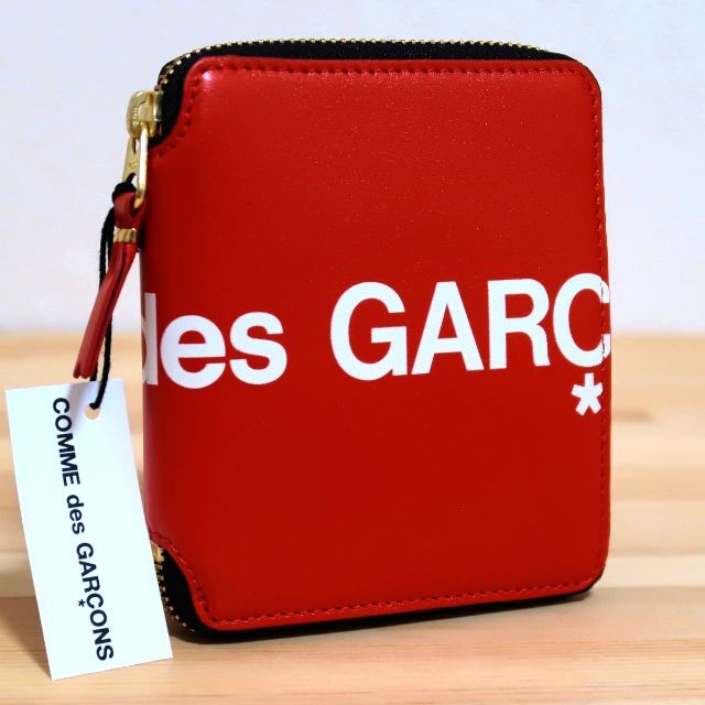 新品 COMME des GARCONS ヒュージ ロゴ 二つ折り 財布 赤