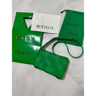 ボッテガヴェネタ(Bottega Veneta)のBOTTEGA VENETA カセット　バッグ　グリーン　パラキート(ショルダーバッグ)
