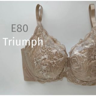 トリンプ(Triumph)のトリンプ  E80 ベージュ　フルカップブラ　レースブラ　大きいサイズ　花柄(ブラ)