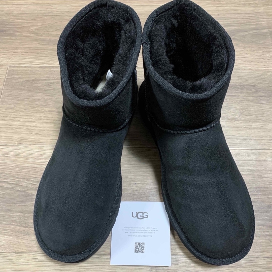 UGG(アグ)の新品未使用！正規品UGGムートンブーツクラシックミニブラック26センチ レディースの靴/シューズ(ブーツ)の商品写真