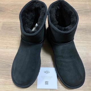 アグ(UGG)の新品未使用！正規品UGGムートンブーツクラシックミニブラック26センチ(ブーツ)