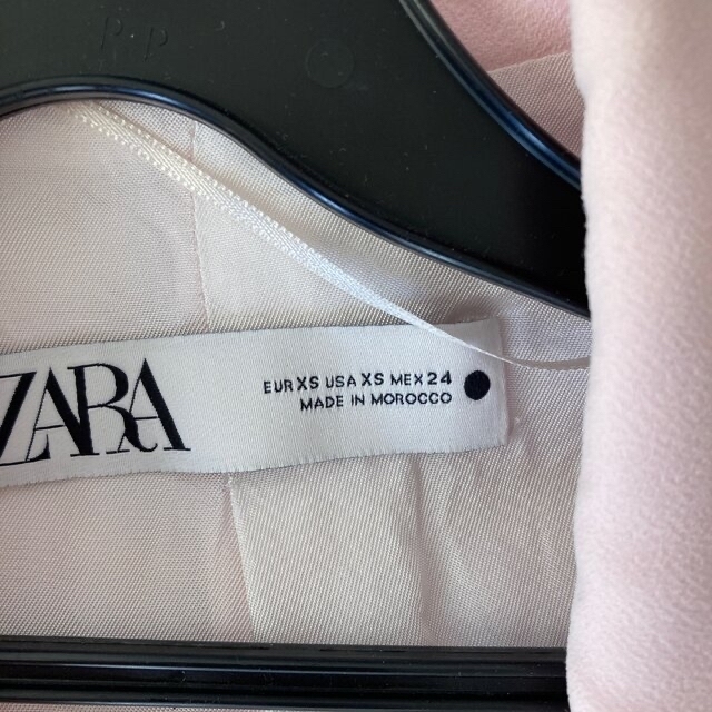 ZARA(ザラ)の【訳あり】ZARA一度のみの着用　ジレ、ベスト レディースのトップス(ベスト/ジレ)の商品写真