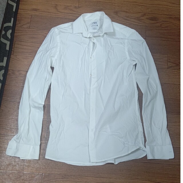 ZARA(ザラ)のZARA 白カッターシャツ M メンズのトップス(Tシャツ/カットソー(七分/長袖))の商品写真