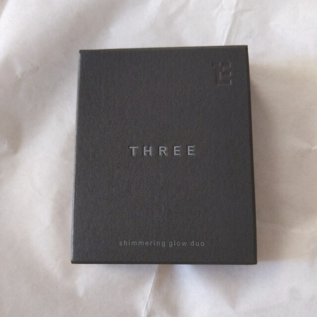 THREE(スリー)のシマリング グロ― デュオ #01 6.8g コスメ/美容のベースメイク/化粧品(フェイスカラー)の商品写真