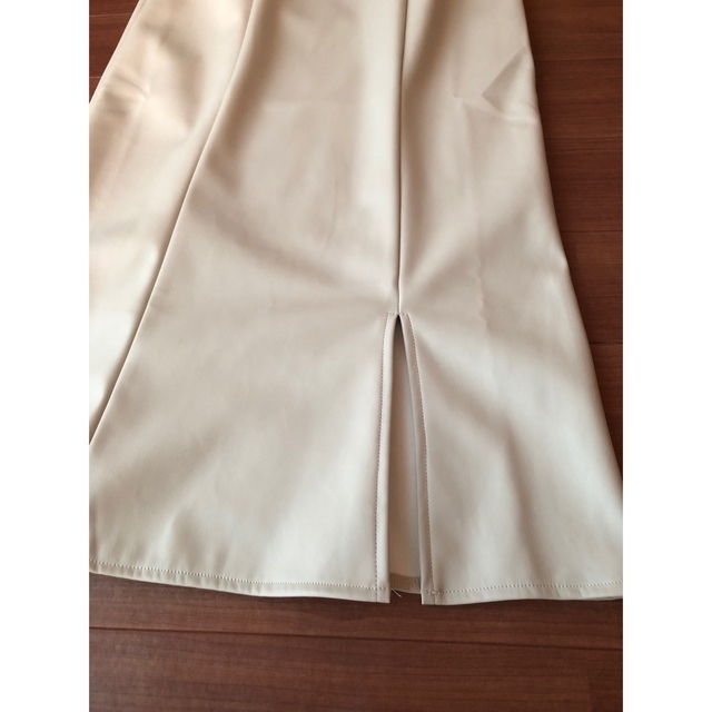 UNFIELD フェイクレザーマーメイドスカート レディースのスカート(ロングスカート)の商品写真
