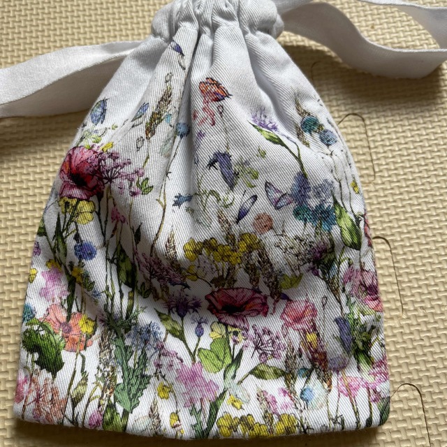 Christian Dior(クリスチャンディオール)のディオール　巾着　花柄　刺繍　ミスディオール レディースのファッション小物(ポーチ)の商品写真
