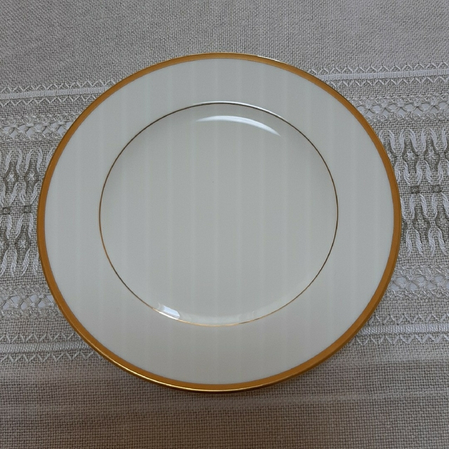 ノリタケ　ボーンチャイナ直径21cm✖️5枚組　未使用品　ゴールドライン&乳白色食器