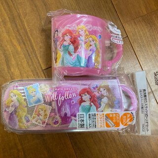 ディズニー(Disney)の【新品】プリンセス　お箸コップセット(キャラクターグッズ)