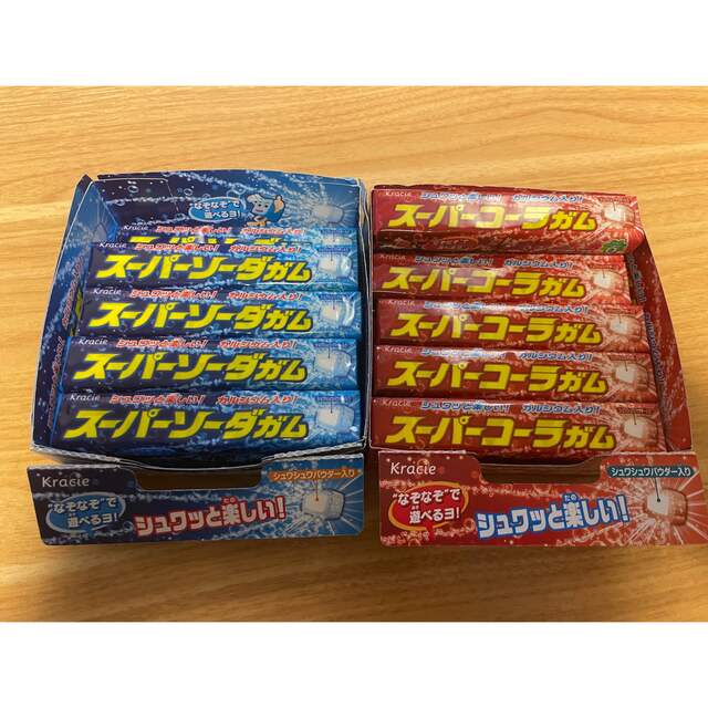 スーパーコーラガム&ソーダガム 食品/飲料/酒の食品(菓子/デザート)の商品写真