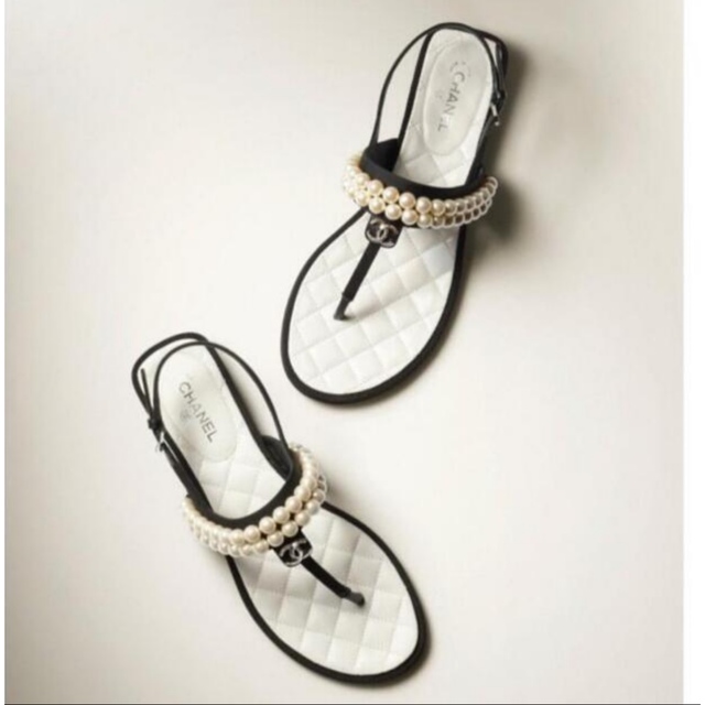 送料無料/プレゼント付♪ シャネルロゴサンダル37 ベージュCHANEL