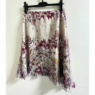 スーナウーナ(SunaUna)の美品 Sunauna スーナウーナの花柄アシンメトリースカート(ひざ丈スカート)