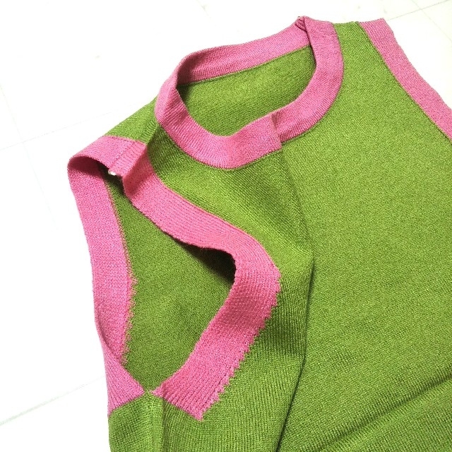 新品 アンサンブル XL 緑 ピンク ニット パイピング カーディガン タンク レディースのトップス(アンサンブル)の商品写真