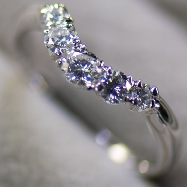 オンラインショップ】 Pt900 0.51ct 13号 カーブデザイン ダイヤモンド