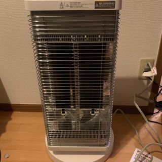 ダイキン(DAIKIN)のセラムヒート　DAIKIN ERFT11XS-W(電気ヒーター)