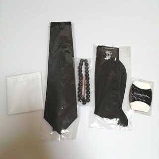 【新品】葬儀用小物　黒ネクタイ　靴下　数珠　白ハンカチ　エチケットブラシ(ネクタイ)