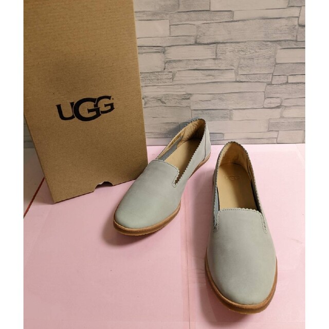 未 使 用！UGG アグ  フラットシューズ  22102030