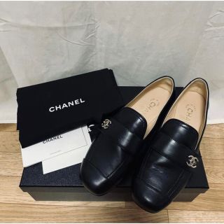 シャネル(CHANEL)のCHANEL 2021 ローファー完売品‼︎  美品(ローファー/革靴)